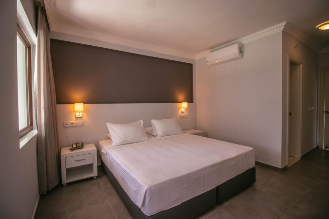 Kısmi Deniz Manzaralı