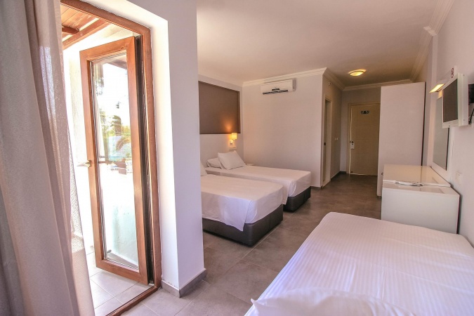 Kısmi Deniz Manzaralı